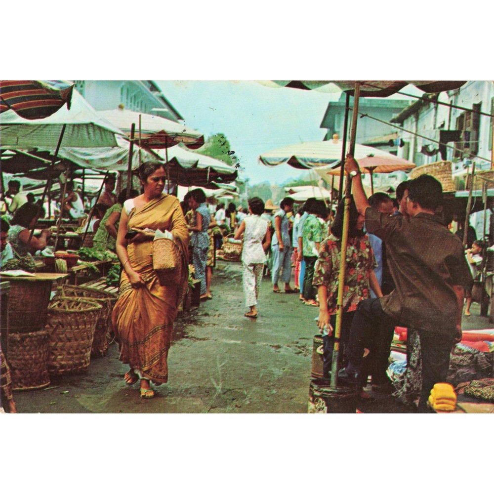 Vintage 1971 Singapore Market Scene Postcard Queen Street Open Air Stall VG - Picture 1 of 2